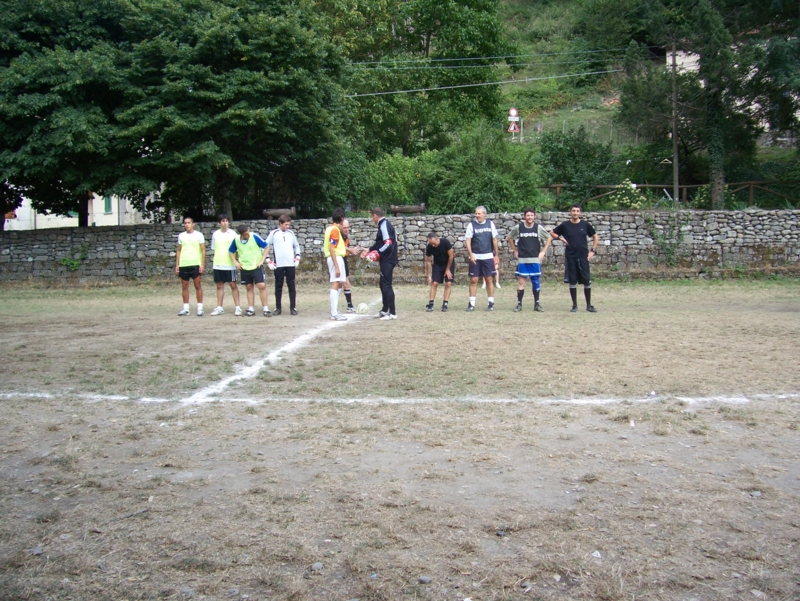  Image name: Calcio37.jpg 
 width: 800 pixel 
 height: 601 pixel 
 Size: 511433 bytes 
 Click to enlarge 